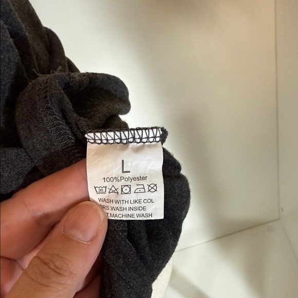 Gray T-Shirt with Capybara and Floral Design - Picture 2 of 6